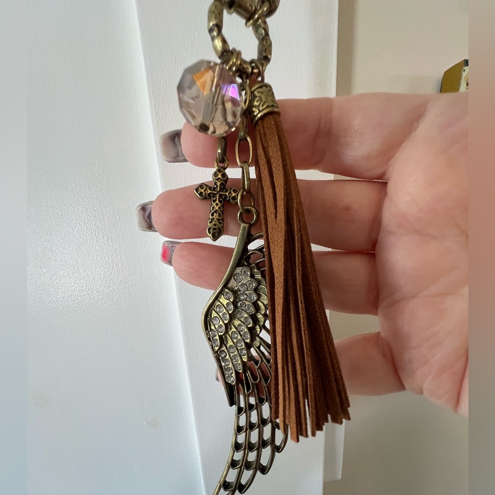 BOOT BARN Beaded, angel wing bling necklace, worn once. Excellent condition.